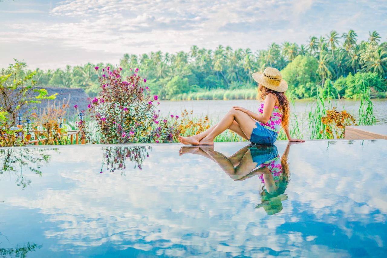Waterland Hotel Негомбо Екстериор снимка