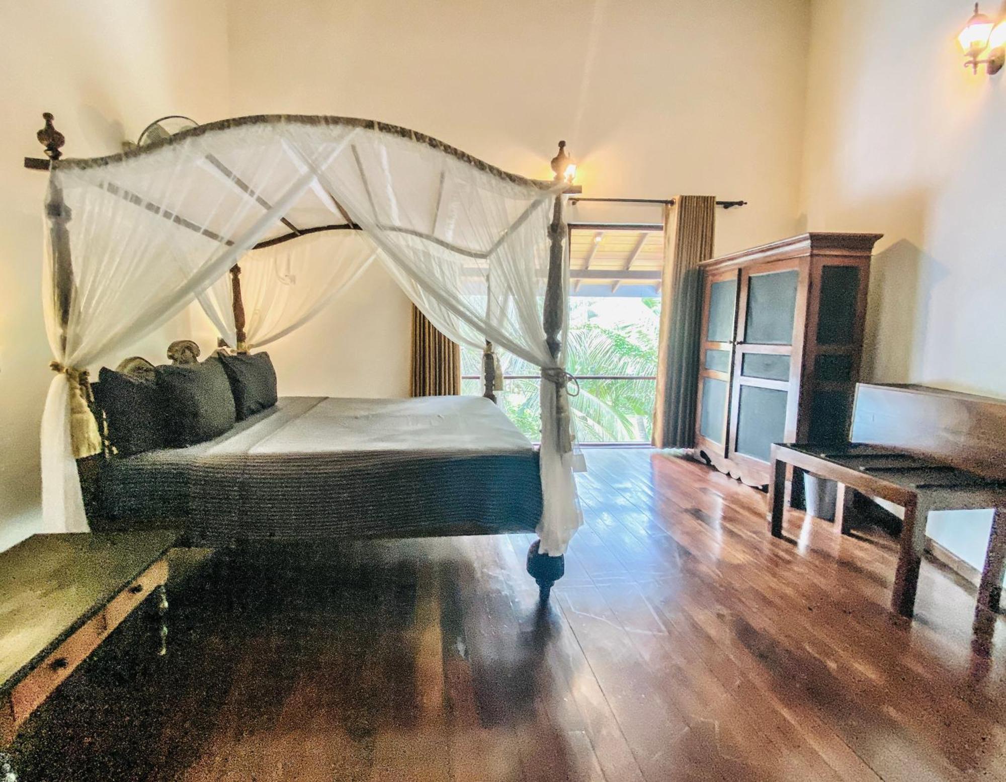 Waterland Hotel Негомбо Екстериор снимка