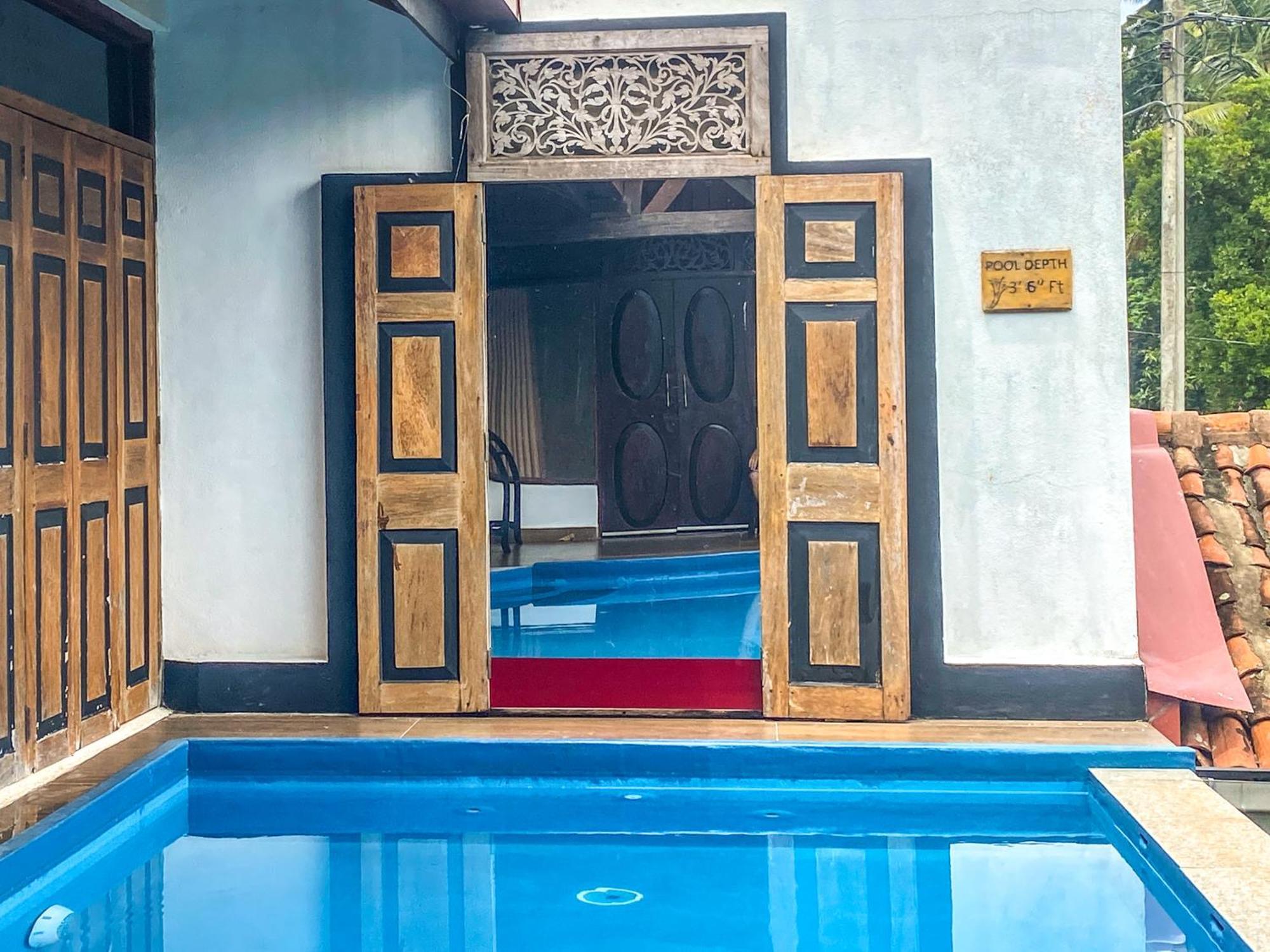 Waterland Hotel Негомбо Екстериор снимка